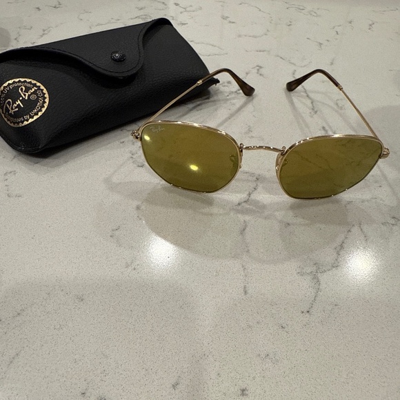 Ray ban gold sunglasses - Picture 1 of 2